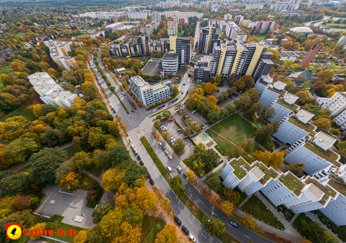 13.10.2022 - Marx-Zenrtum am Karl-Marx-Ring in Neuperlach